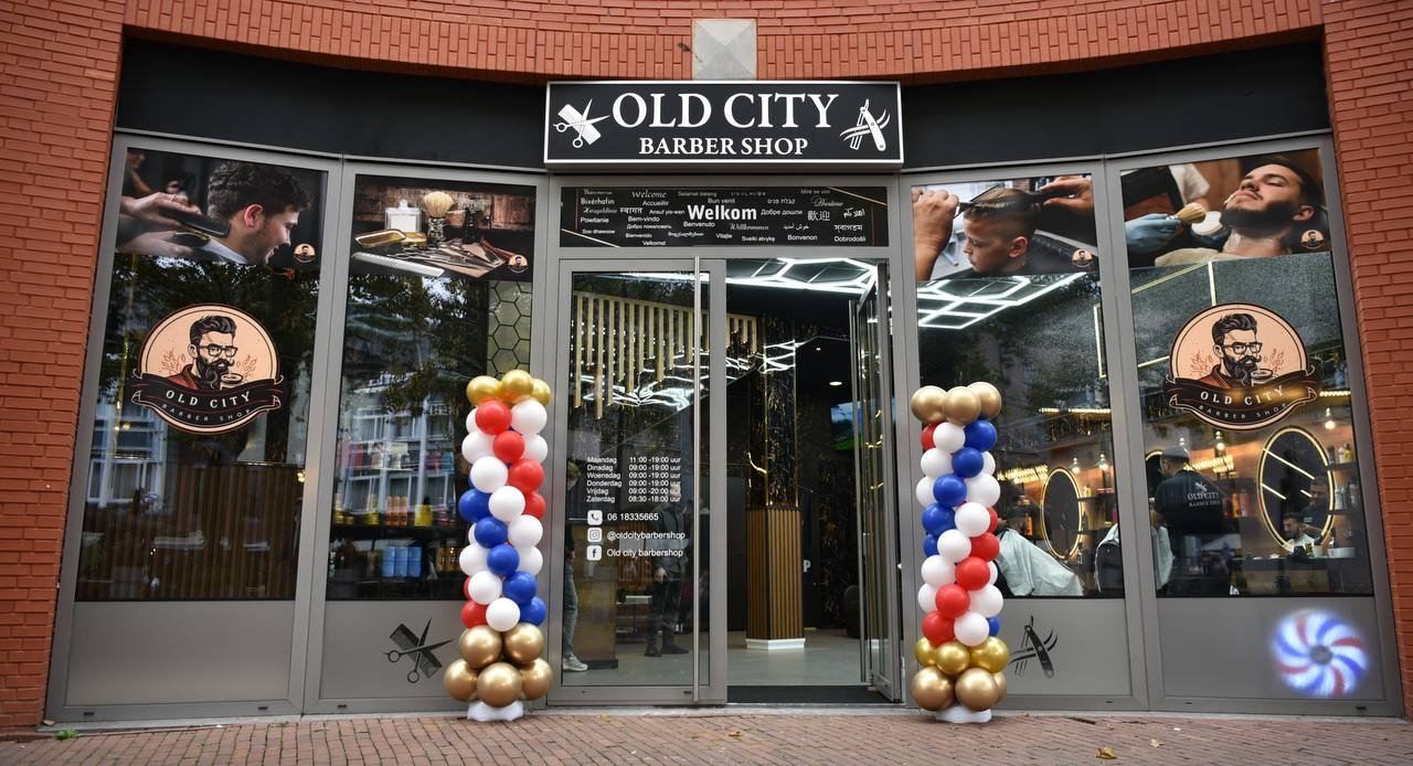 De gevel van Old City Barbershop aan de Markt in Helmond
